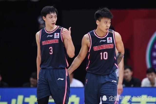 约翰卡拉辛斯基：我是尼科尔斯的影迷 2021-06-22 《唐璜》纽约首映礼 多伦多放映后观众褒贬不一 2013-09-13 由约瑟夫·高登-莱维特自编、自导、自演的电影《唐璜》刚刚在多伦多电影节举行首映没几天，当地时间9月12日，一众主创又出席了该片在纽约举行的首映礼，“囧瑟夫”携主演斯嘉丽·约翰逊、朱丽安·摩尔、托尼 F1赛车疾驰！